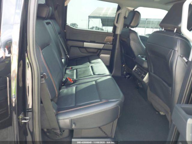 Ford F-250 Lariat Image 7