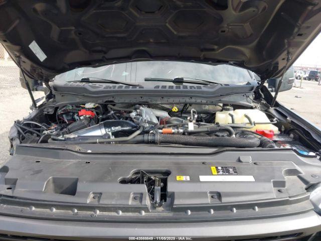 Ford F-250 Lariat Image 8