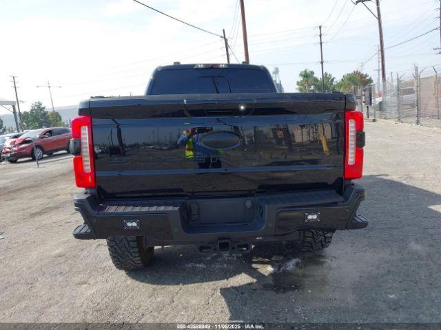 Ford F-250 Lariat Image 5