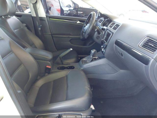 Volkswagen Jetta 1.8t Sel Image 3