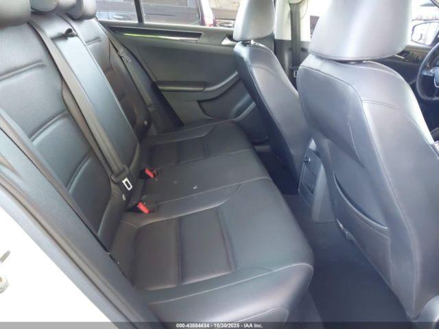 Volkswagen Jetta 1.8t Sel Image 15