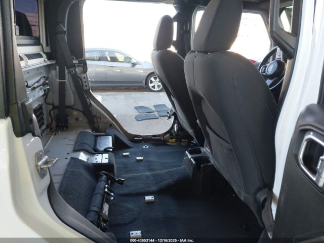 Jeep Gladiator Sport S 4x4 Image 14