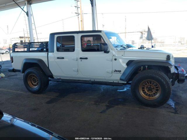 Jeep Gladiator Sport S 4x4 Image 10