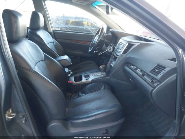 Subaru Outback 2.5i Limited Image 10