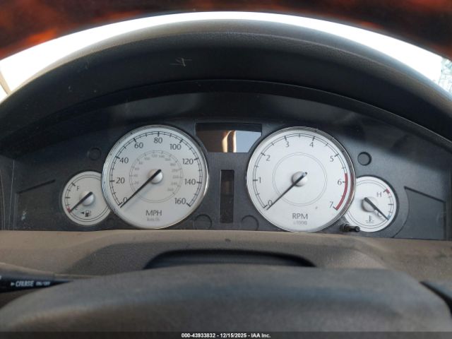 Chrysler 300c Image 2