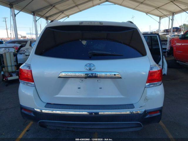 Toyota Highlander Base Plus V6 Image 16