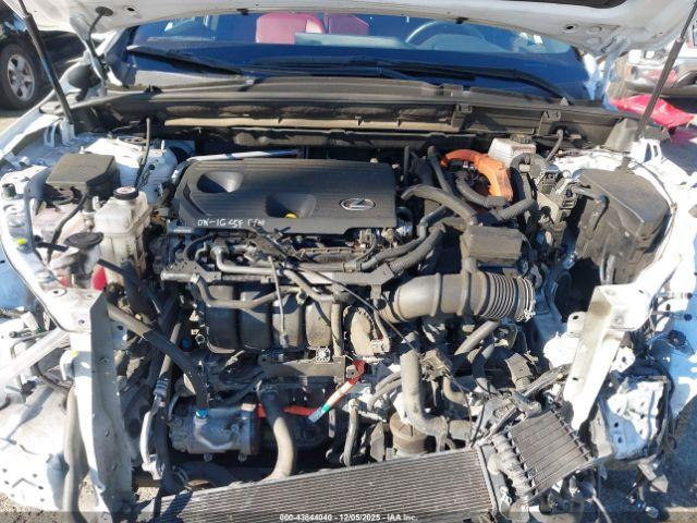 Lexus NX Premium Image 4