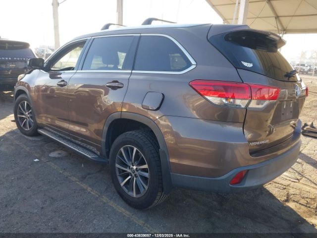 Toyota Highlander Xle Image 2