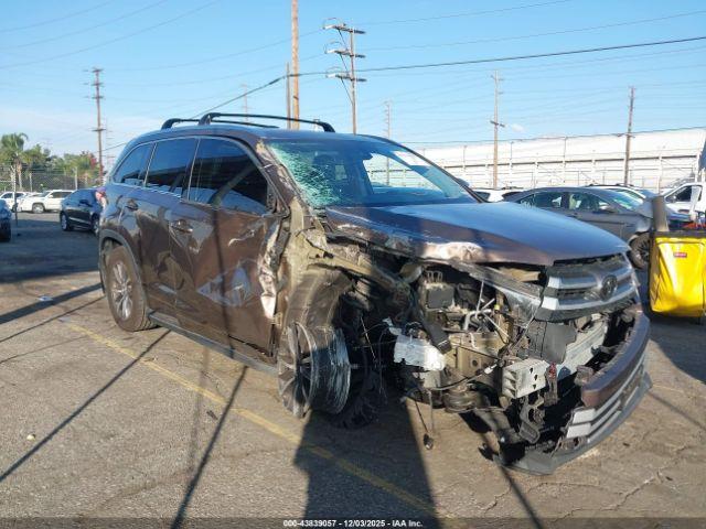 Toyota Highlander Xle Image 14