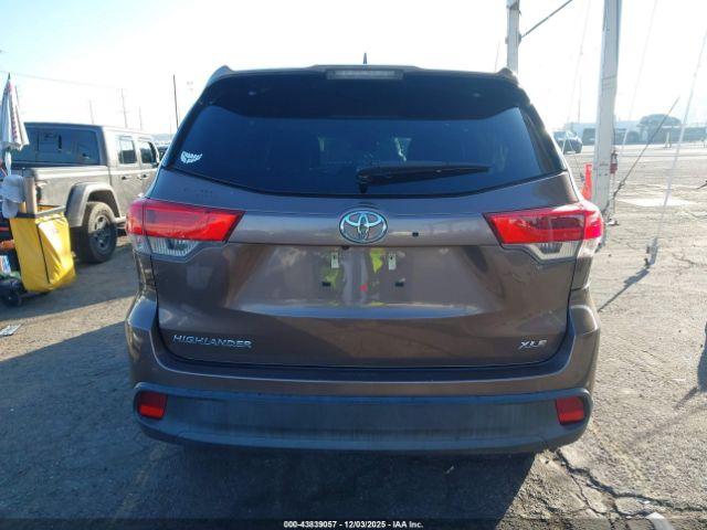 Toyota Highlander Xle Image 12
