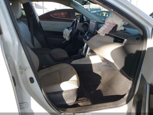 Toyota Corolla Le Image 7