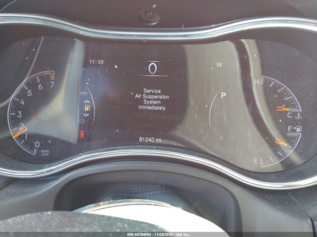 Jeep Grand Cherokee Overland Image 7