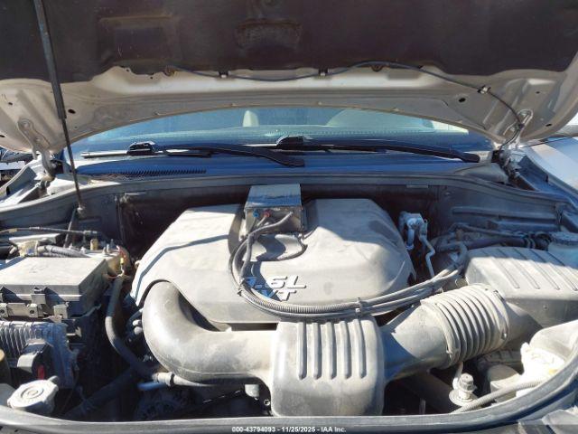 Jeep Grand Cherokee Overland Image 16