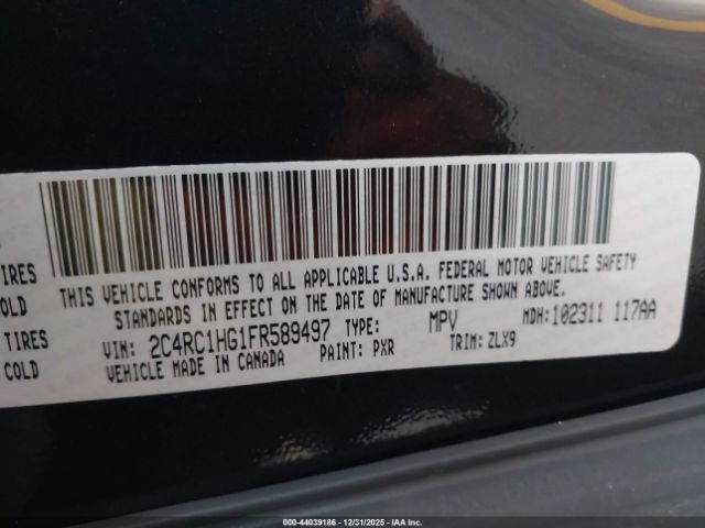 Chrysler Town & Country S Image 6