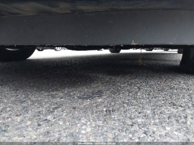 Chrysler Town & Country S Image 4