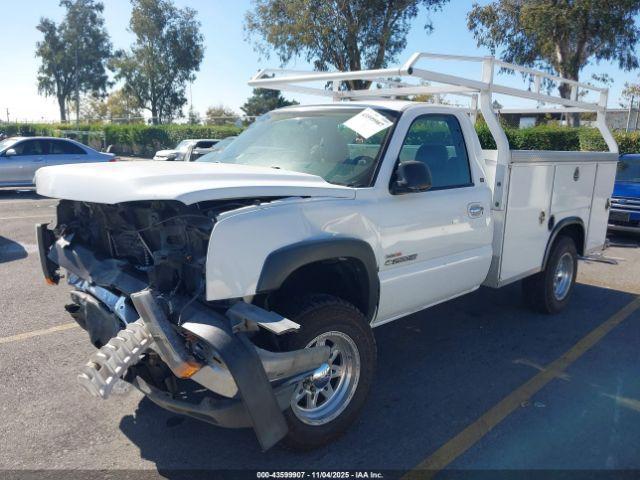 Chevrolet Silverado 2500 Work Truck Image 16