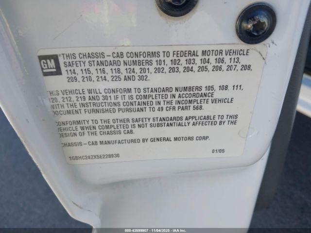 Chevrolet Silverado 2500 Work Truck Image 15