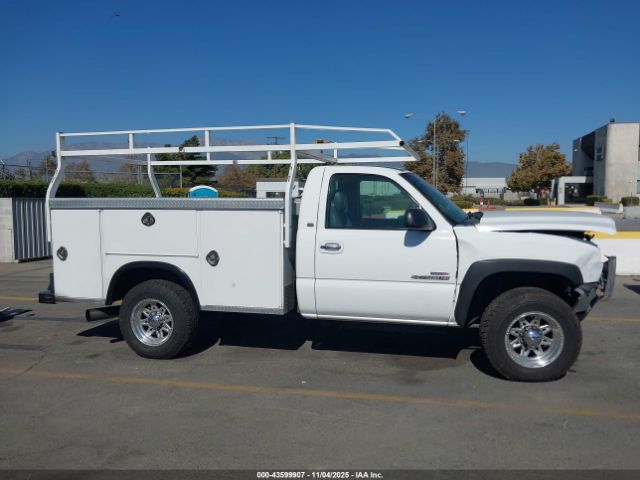 Chevrolet Silverado 2500 Work Truck Image 13