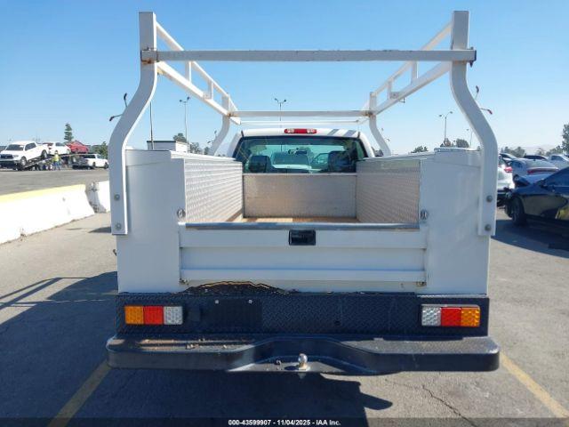 Chevrolet Silverado 2500 Work Truck Image 14