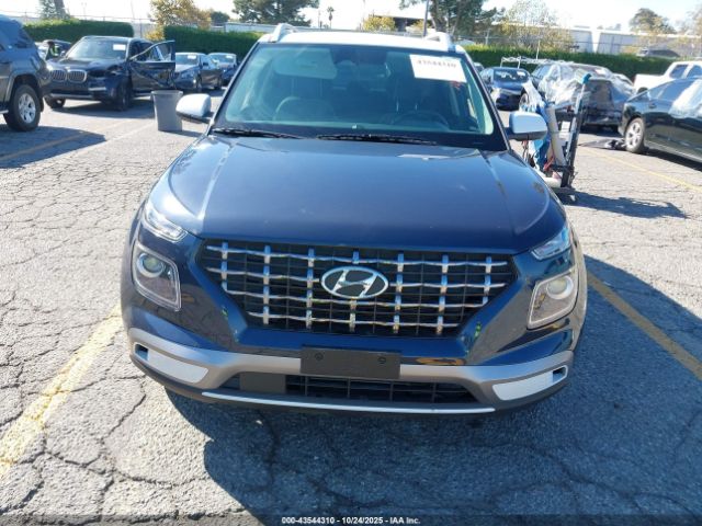 Hyundai VENUE Limited Image 2