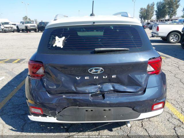 Hyundai VENUE Limited Image 15