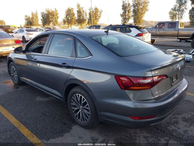 Volkswagen Jetta Image 2