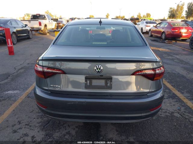 Volkswagen Jetta Image 15