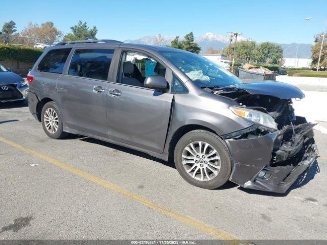  Salvage Toyota Sienna