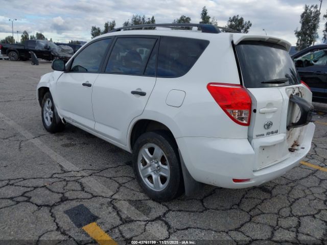 Toyota RAV4 Image 4