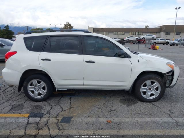 Toyota RAV4 Image 14
