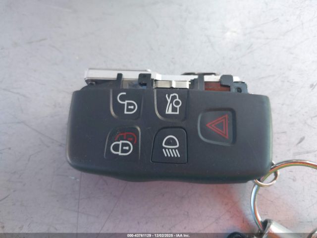 Jaguar XF 30t Prestige Rwd Automatic Image 11