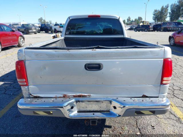 Dodge Dakota Image 14