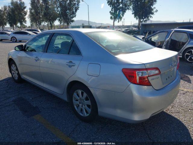 Toyota Camry L Image 6