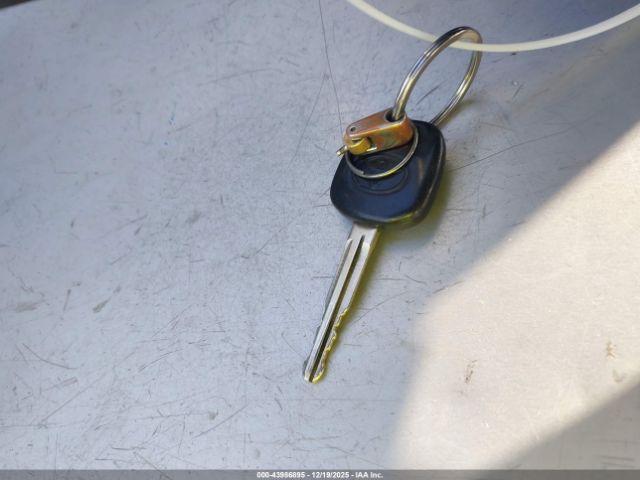 Toyota Camry L Image 16