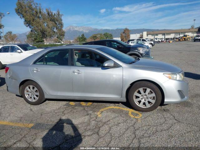 Toyota Camry L Image 14