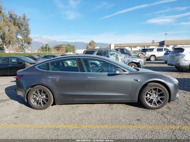 Tesla Model 3 Image 10