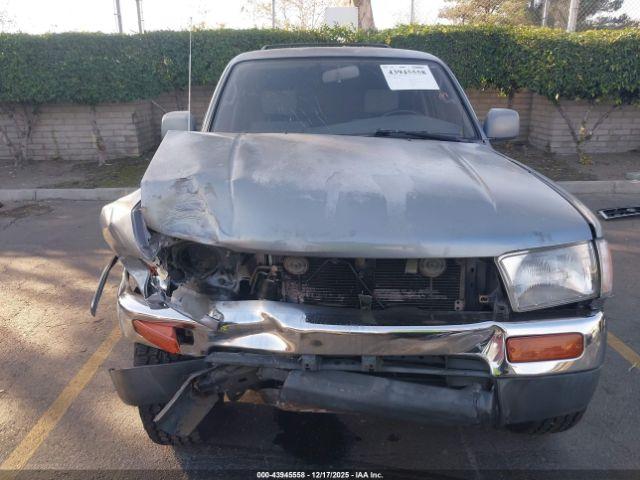 Toyota 4Runner Sr5 Image 4