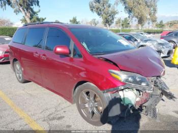  Salvage Toyota Sienna