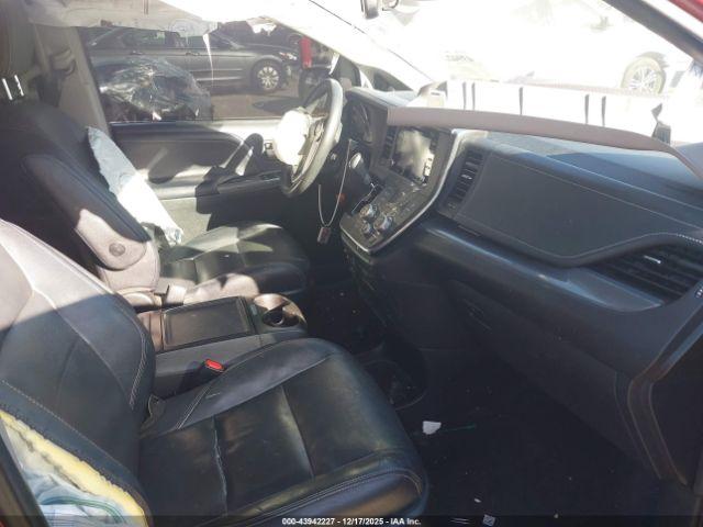 Toyota Sienna Se 8 Passenger Image 5