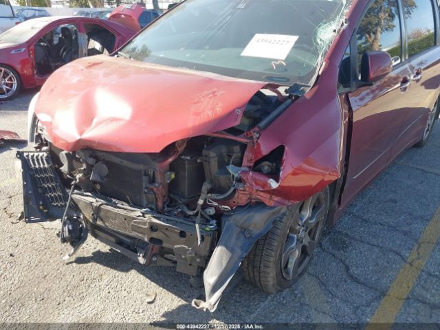 Toyota Sienna Se 8 Passenger Image 4