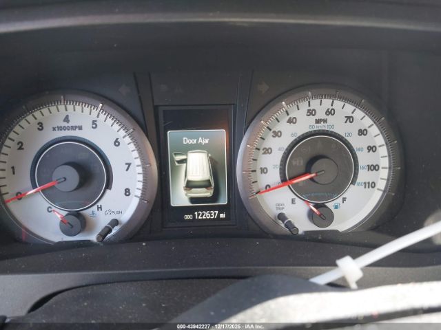 Toyota Sienna Se 8 Passenger Image 14