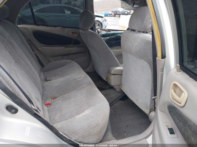 Toyota Corolla Ce Image 9