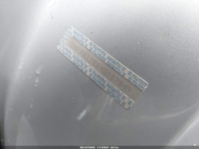 Toyota Corolla Ce Image 7