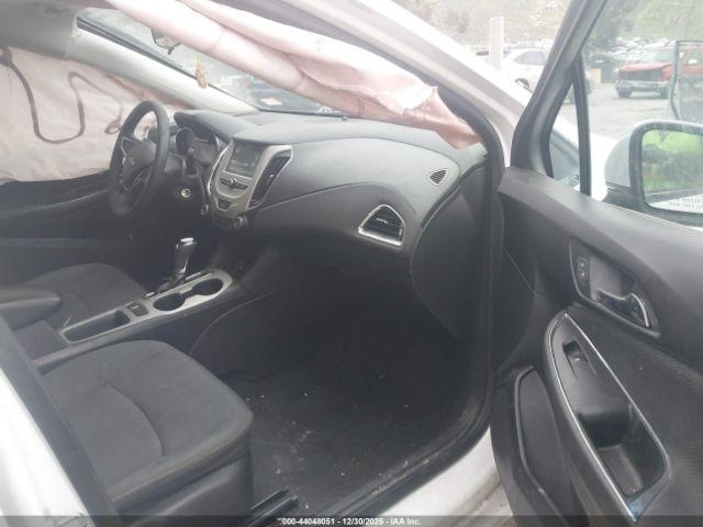 Chevrolet Cruze Ls Auto Image 4