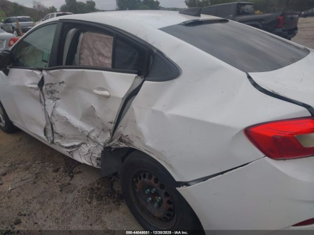 Chevrolet Cruze Ls Auto Image 14