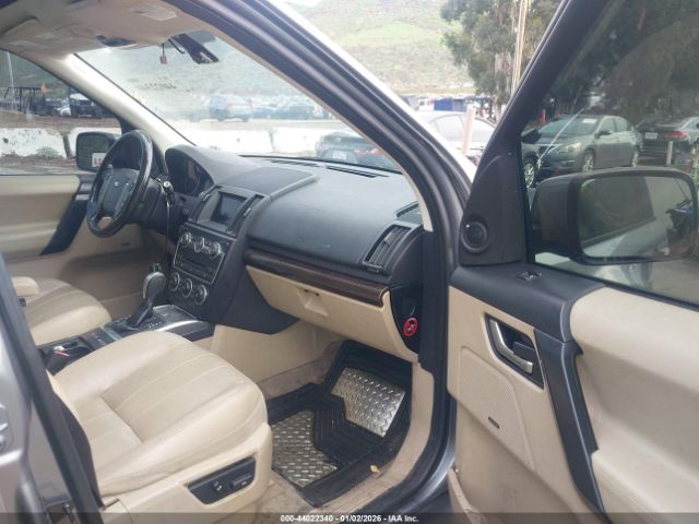 Land Rover LR2 Image 5