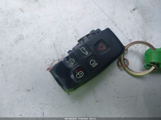 Land Rover LR2 Image 11