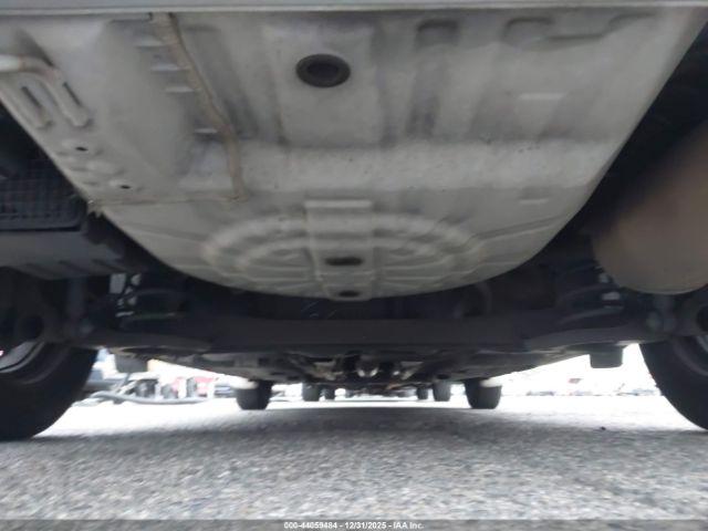 Nissan Versa 1.6 Sv Image 16