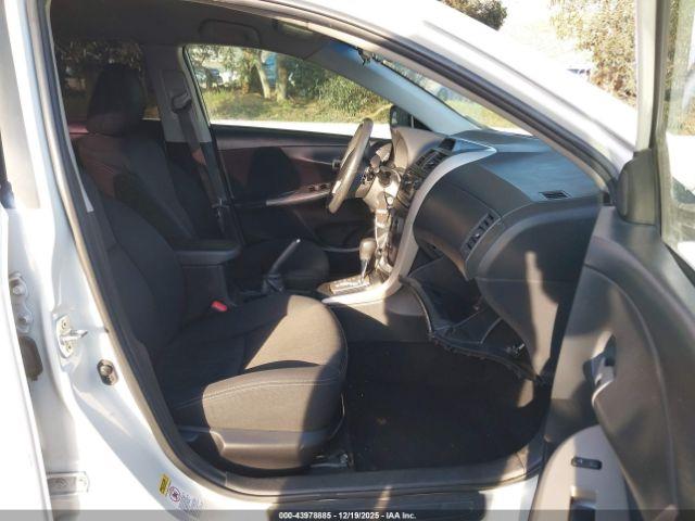 Toyota Corolla S Image 6