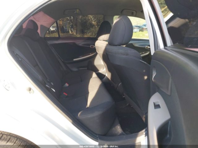 Toyota Corolla S Image 11